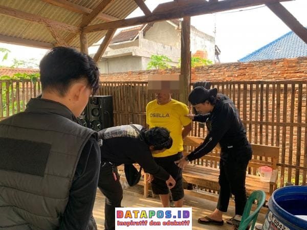 Polisi Gerebek Rumah, Amankan Residivis Pengedar Sabu