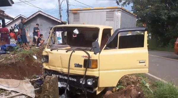 Kecelakaan Maut di Pandeglang: Dua Tewas Tertabrak Mobil Boks