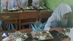 SPPG Mitra Laila Kedundung nyeloh Kembali Disorot, Menu MBG Basi Ditemukan di Sekolah!