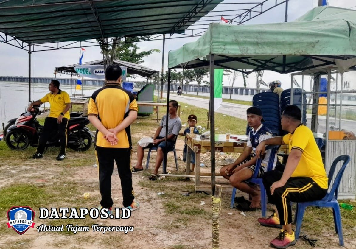 Polsek Indralaya Laksanakan Monitoring dan Himbauan Wisata Air Guna Antisipasi Keamanan dan Mencegah Terjadinya Korban di Pantai Senai Tanjung Senai