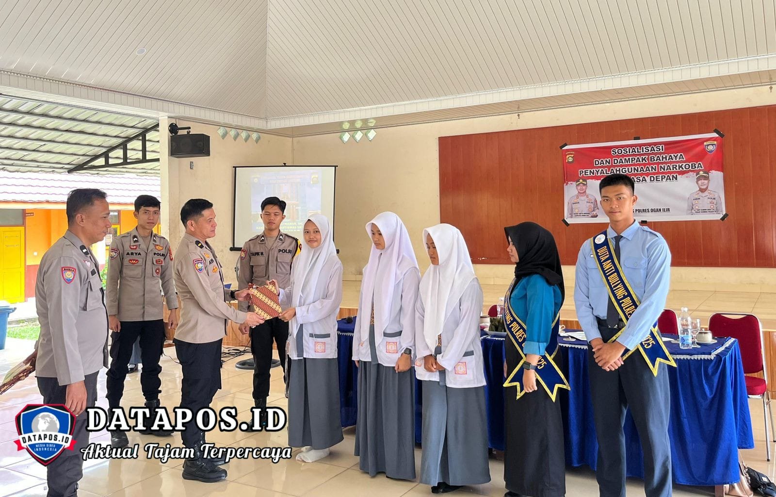Sat Binmas Polres Ogan Ilir Berikan Penyuluhan “Pelajar Berprestasi Patuh Hukum” di SMA Negeri 1 Indralaya Utara