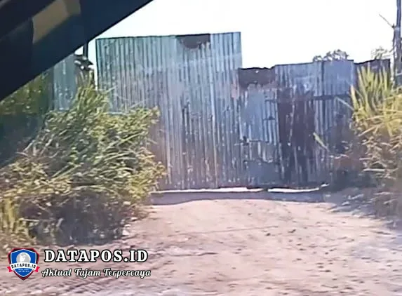 Gudang Solar Diduga Ilegal di Samping Gerbang Permata Baru Ogan Ilir Diduga Dikendalikan GT dan HP, Aktivitas Masih Berjalan