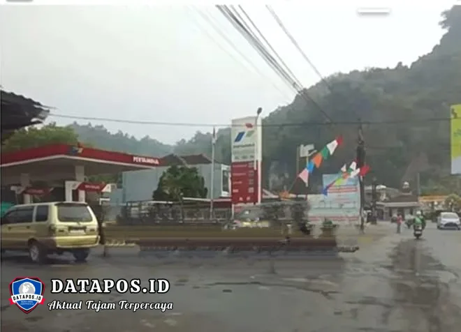 Diduga Kerja Sama dengan Mafia Pelangsir, SPBU 24.352.46 Disorot, Ada Mobil Panther Gold Istri Oknum Polisi