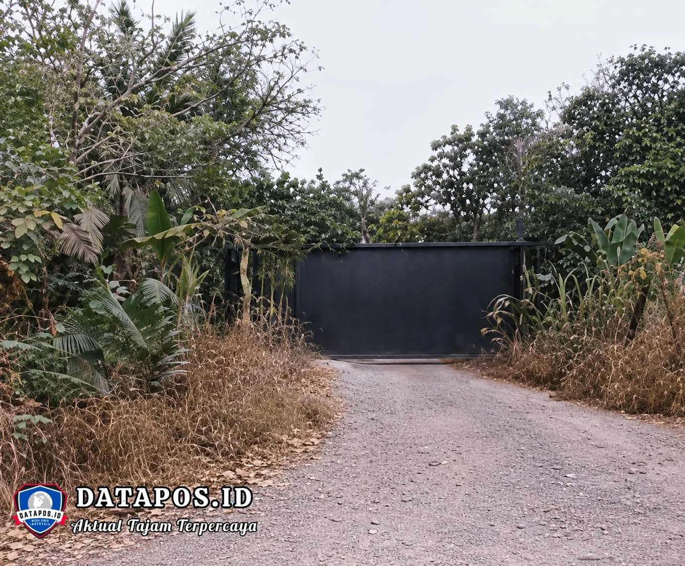Diduga Gudang BBM Ilegal di Seberang Simpang Desa Parit Indralaya Utara Ogan Ilir Bebas Beroperasi, Warga Pertanyakan Ketegasan APH